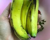 A picture of step 1 of Strawberry Banana Smoothie 🍌 🍓.