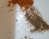 A picture of step 1 of 3 spice Half fry Egg.