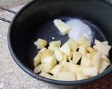Foto del paso 2 de la receta: Manzana cocida con queso -en pan tostado 🍎🧀🍞