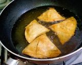 A picture of step 4 of Moto patlo waly samosay.