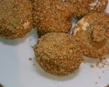 A picture of step 4 of Crumbed Mushrooms.