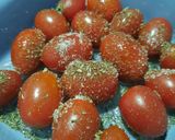 Foto del paso 3 de la receta: Tomatitos confitados en 5´ al micro