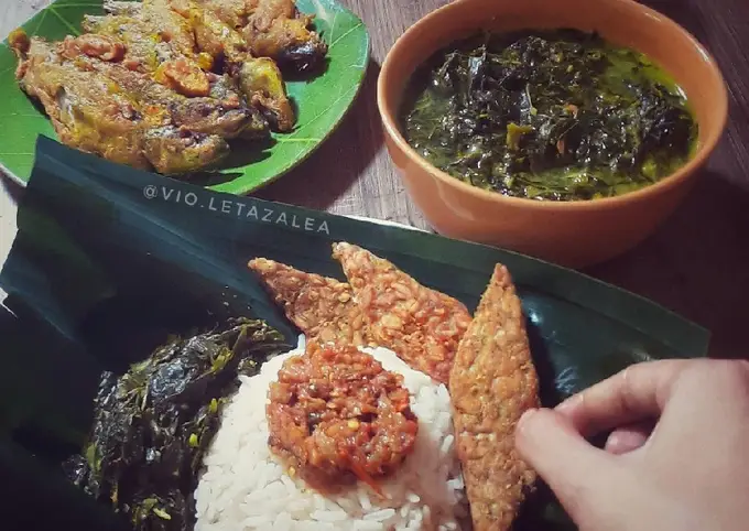 Langkah-langkah untuk membuat Cara membuat Menu Rumahan dengan Budget di Bawah 50 ribu ala Violet Azalea