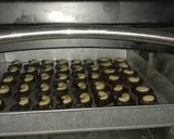 Foto langkah ke 3 dari resep Choco Cashew nuts Cookies.