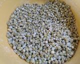 A picture of step 2 of Fried mung beans.