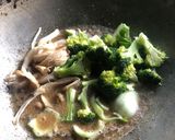 Gambar langkah 4 resipi Bihun Sup Sayur.