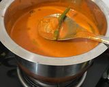 A picture of step 4 of Prawn curry.