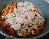 Foto del paso 3 de la receta: Pollo con tomate