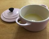 Foto del paso 1 de la receta: Huevo con queso Edam en mini cocotte
