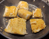Foto del paso 4 de la receta: Bacalao rebozado con tomate y pimientos asados