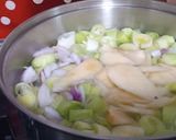 Foto del paso 2 de la receta Crema de Puerros con Pera
