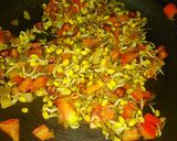 स्प्राउट चाट (Sprout Chaat recipe in Hindi) रेसिपी चरण 2 फोटो