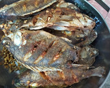 Foto del paso 4 de la receta: Mojarra frita al ajo