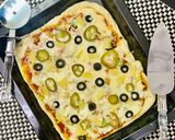 A picture of step 10 of Hawaiian Chicken Pizza.