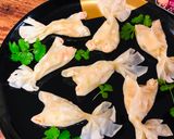 A picture of step 6 of Goldfish Gyoza Dumplings.
