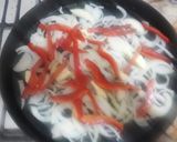 Foto del paso 4 de la receta: Bondiolita en colchón de cebollas con papas