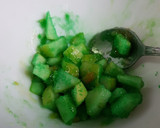Foto del paso 1 de la receta: ¿ Tartar de salmón y aguacate??... no de manzana y papaya
