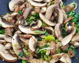 Foto del paso 1 de la receta: Salsa de hongos y puerro para pastas
