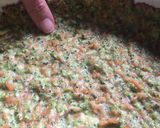 Foto del paso 2 de la receta: Tarta de brócoli y zanahoria rellena de pollo (sin harina)