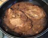 Une image de l'étape 8 de Côtes de porc aux cèpes et sauce au vin.