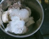 A picture of step 2 of Banana shake.