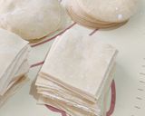 Foto langkah ke 5 dari resep Kulit Dimsum.