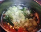 Foto langkah ke 2 dari resep Sayur Bening Telur Puyuh ala Didi.