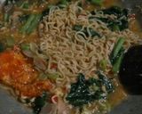 Foto langkah ke 3 dari resep Seblak mie telur ceplok.