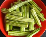 A picture of step 1 of Drumstick vegetable soup.