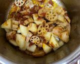 A picture of step 5 of Kamal Kakdi/Beah Curry.