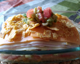 Foto del paso 5 de la receta: Lasaña fría de guacamole con queso cheddar y pavo
