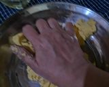 A picture of step 2 of Makai ki roti.