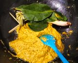Foto langkah ke 3 dari resep Ayam Ungkep Goreng Srundeng Bawang.