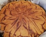 Foto del passaggio 3 della ricetta Torta marmorizzata con crema al cioccolato e fragole