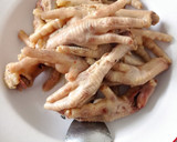 Foto del paso 3 de la receta: Patas de pollo en escabeche
