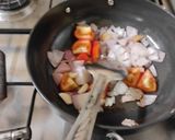 A picture of step 3 of Straw mushroom with gravy.