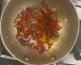A picture of step 2 of Vegetable maggi.
