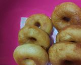 Foto langkah ke 3 dari resep Donat coklat mesis.