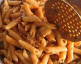 A picture of step 8 of Butter chicken pasta.