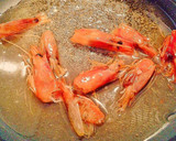 Foto del paso 1 de la receta: Espaguetis con bacon y gambas