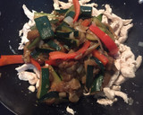Foto del paso 8 de la receta: Pollo con verduras y salsa de soja