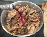 Foto del paso 4 de la receta: Conejo al vino tinto con acelgas y alcachofas