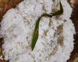 Foto langkah ke 3 dari resep Lemper bunga Telang isi Abon (1271).