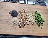 Foto del paso 1 de la receta: Salmón en costra de almendra y sésamo