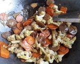 Foto langkah ke 2 dari resep Capcay Goreng.