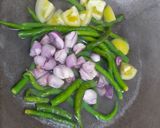 Foto langkah ke 2 dari resep SAMBAL HIJAU TERI — PEDAS, GURIH, SEGAR, NAMPOL! By : Jesslyn Orlane.