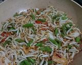 Foto langkah ke 3 dari resep Tumis Tauge Buncis.