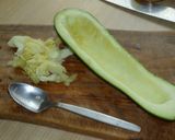 Töltött cukkini tonhallal, zöldségekkel recept fázis 1 fotója