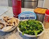 Foto del paso 3 de la receta Pollo en salsa cremosa de champiñones y espinacas