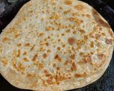 A picture of step 3 of Mooli ka parantha.